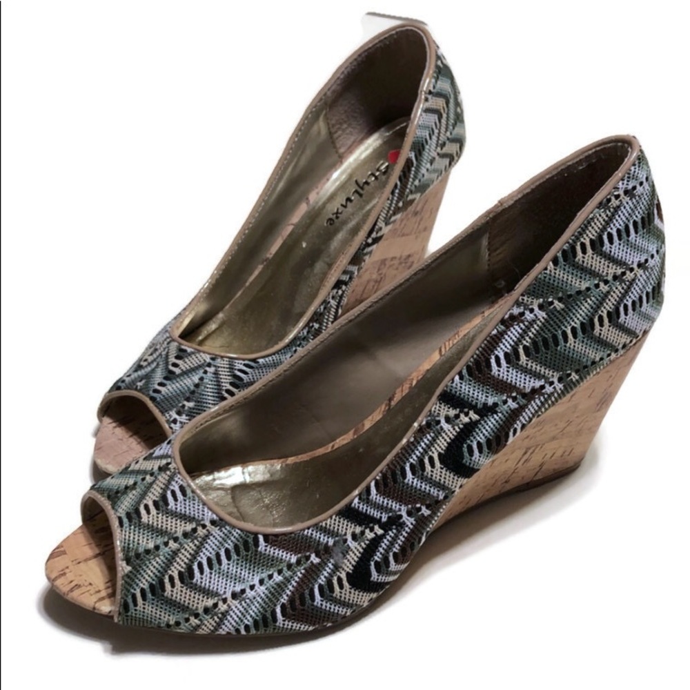 Stylelux crocheted wedge heels. Size 7.5